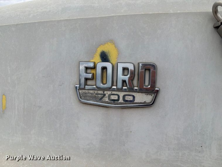 image for item EA0536 1982 Ford LN700 fuel truck