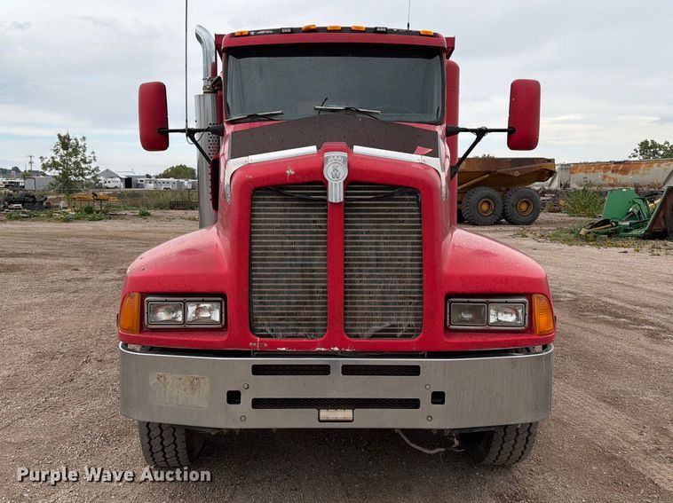 image for item EA0537 1994 Kenworth T600 dump truck