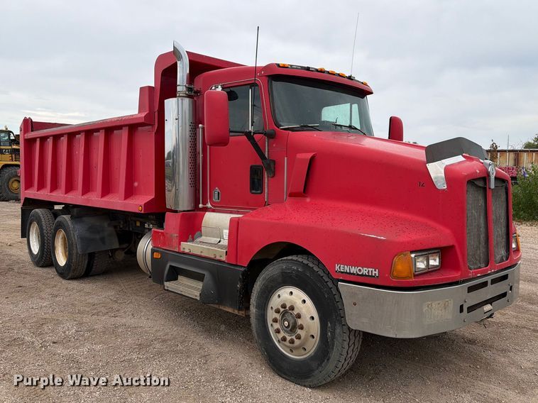 image for item EA0537 1994 Kenworth T600 dump truck