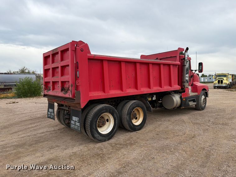 image for item EA0537 1994 Kenworth T600 dump truck