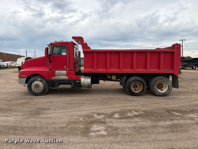image for item EA0537 1994 Kenworth T600 dump truck