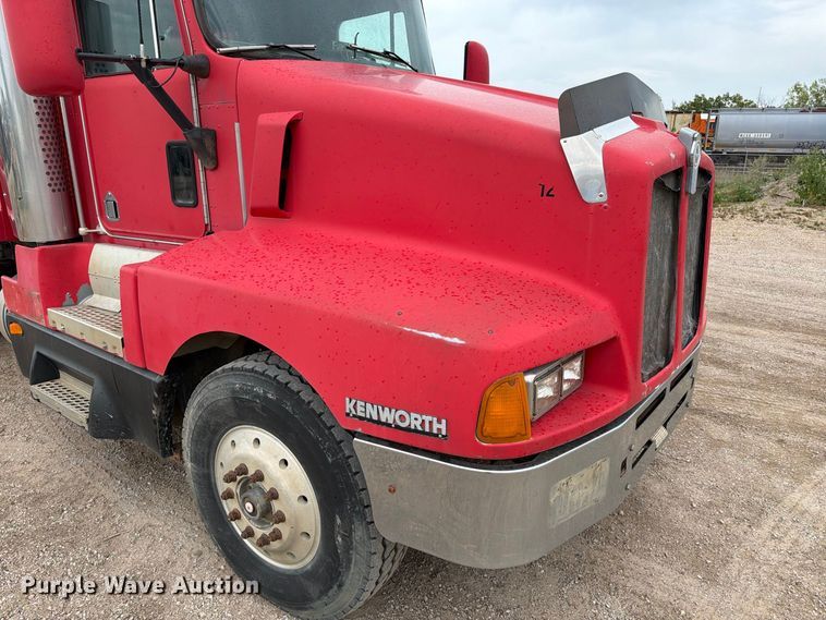 image for item EA0537 1994 Kenworth T600 dump truck
