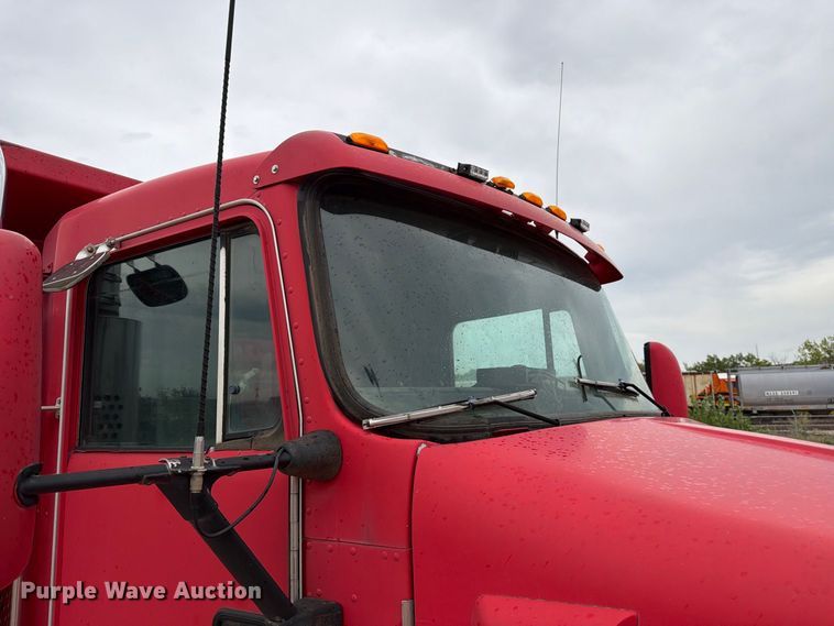 image for item EA0537 1994 Kenworth T600 dump truck