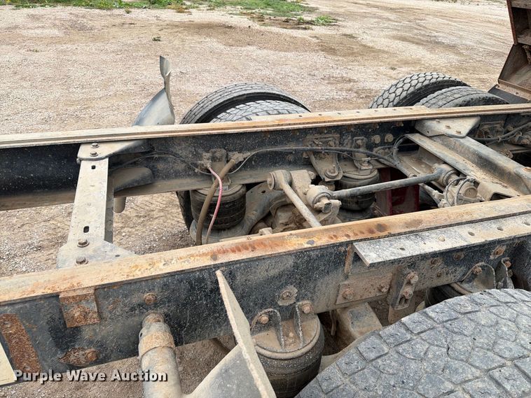 image for item EA0537 1994 Kenworth T600 dump truck