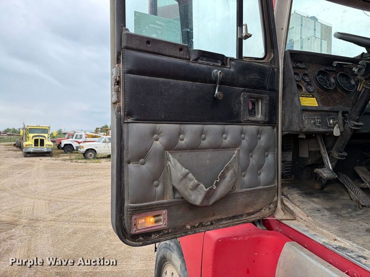 image for item EA0537 1994 Kenworth T600 dump truck
