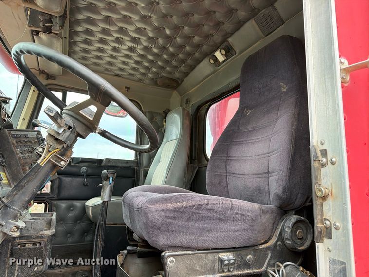 image for item EA0537 1994 Kenworth T600 dump truck