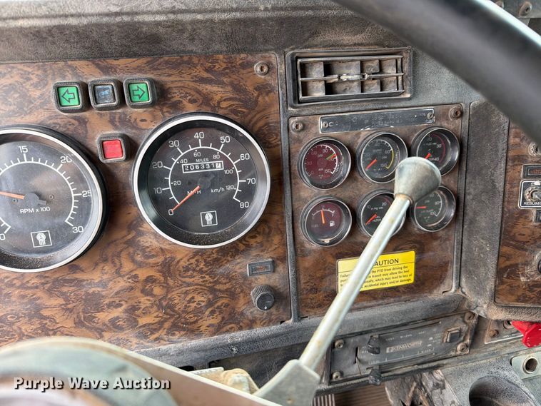 image for item EA0537 1994 Kenworth T600 dump truck