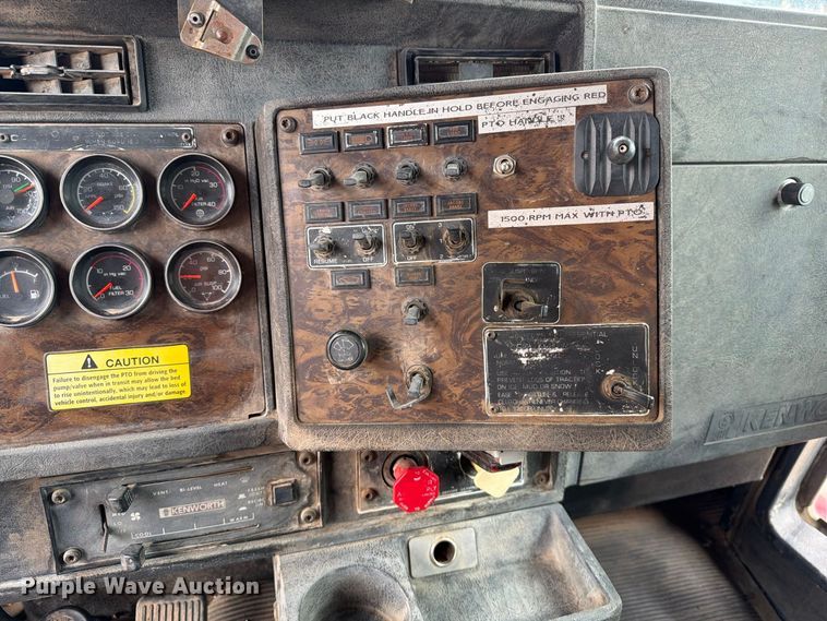 image for item EA0537 1994 Kenworth T600 dump truck