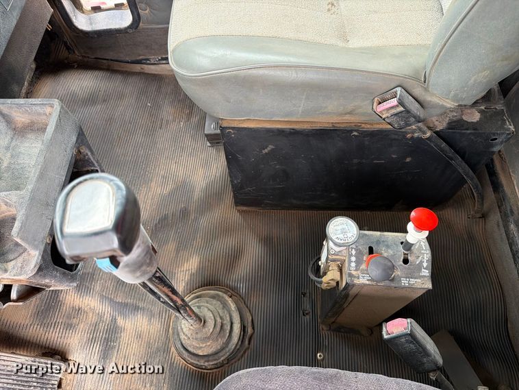 image for item EA0537 1994 Kenworth T600 dump truck