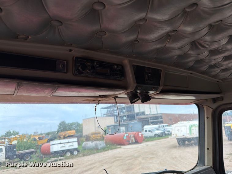 image for item EA0537 1994 Kenworth T600 dump truck