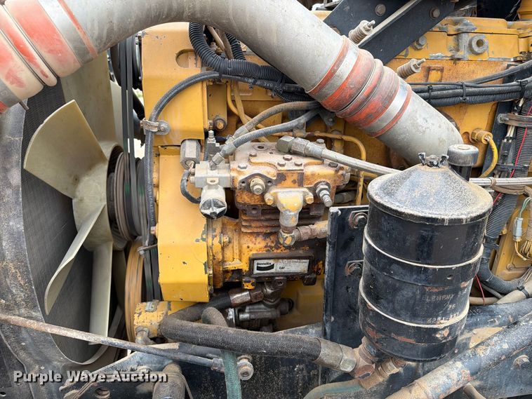 image for item EA0537 1994 Kenworth T600 dump truck