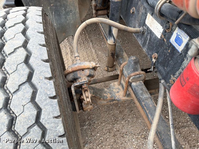 image for item EA0537 1994 Kenworth T600 dump truck