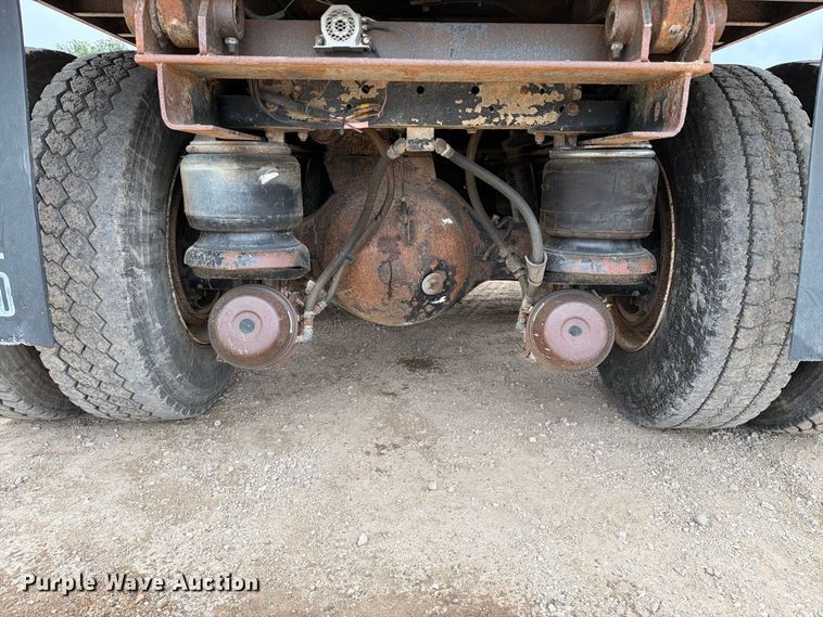 image for item EA0537 1994 Kenworth T600 dump truck