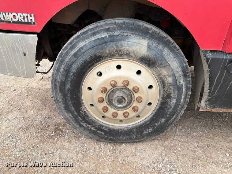 image for item EA0537 1994 Kenworth T600 dump truck