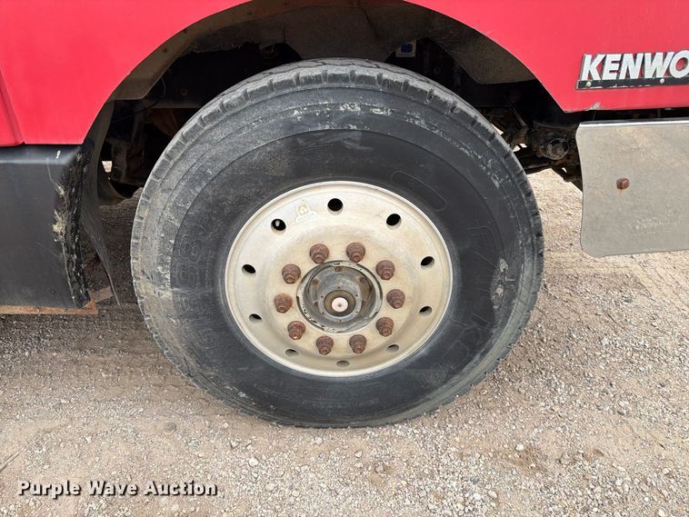image for item EA0537 1994 Kenworth T600 dump truck