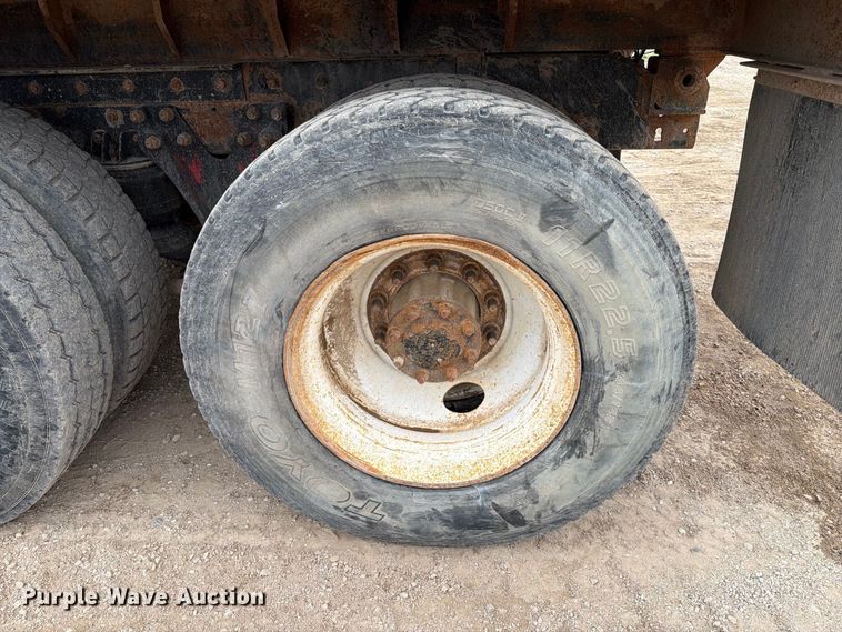 image for item EA0537 1994 Kenworth T600 dump truck