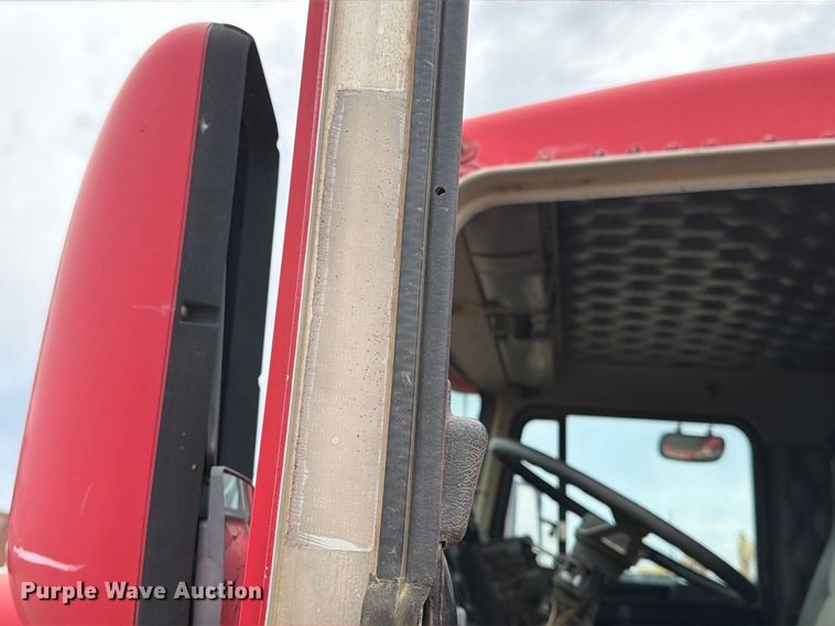 image for item EA0537 1994 Kenworth T600 dump truck