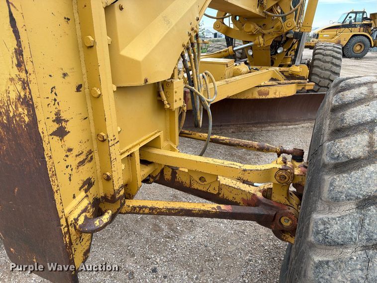 image for item EA0538 1981 Caterpillar 16G motor grader