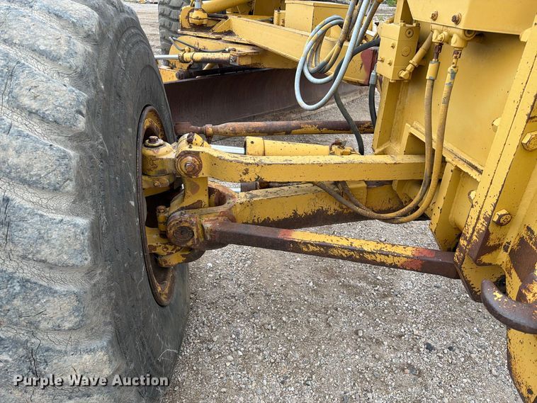 image for item EA0538 1981 Caterpillar 16G motor grader