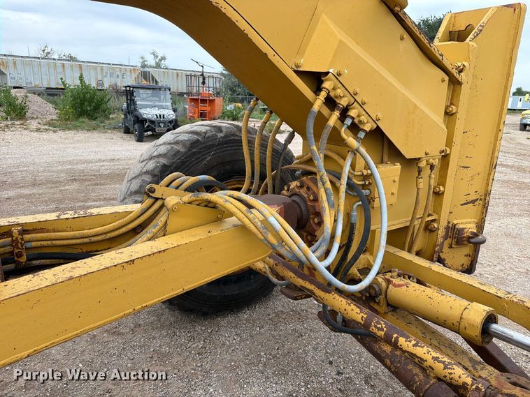 image for item EA0538 1981 Caterpillar 16G motor grader
