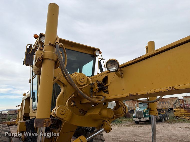 image for item EA0538 1981 Caterpillar 16G motor grader