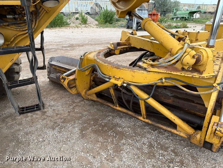 image for item EA0538 1981 Caterpillar 16G motor grader