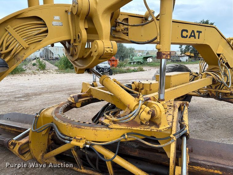 image for item EA0538 1981 Caterpillar 16G motor grader