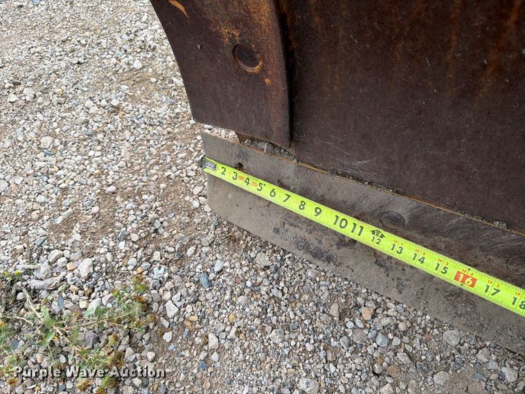 image for item EA0538 1981 Caterpillar 16G motor grader
