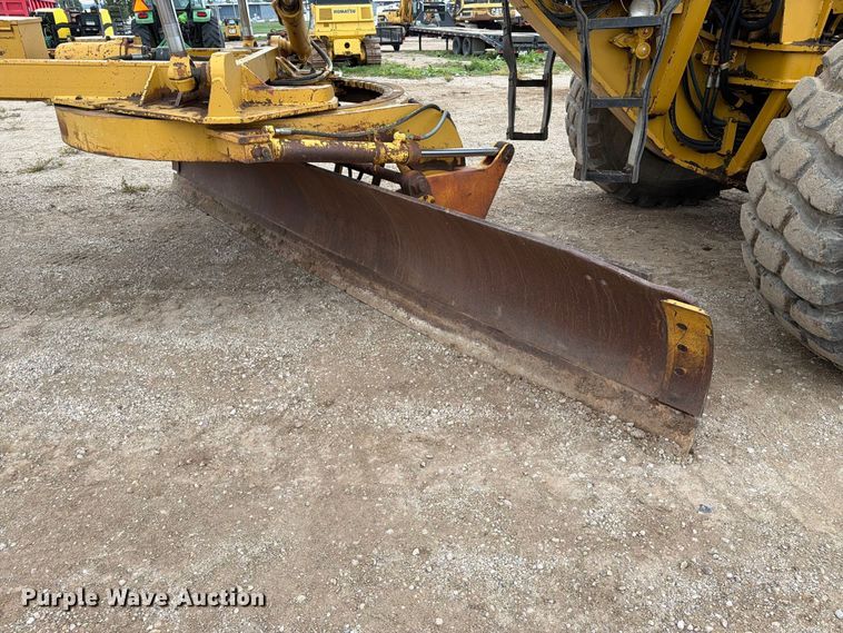 image for item EA0538 1981 Caterpillar 16G motor grader