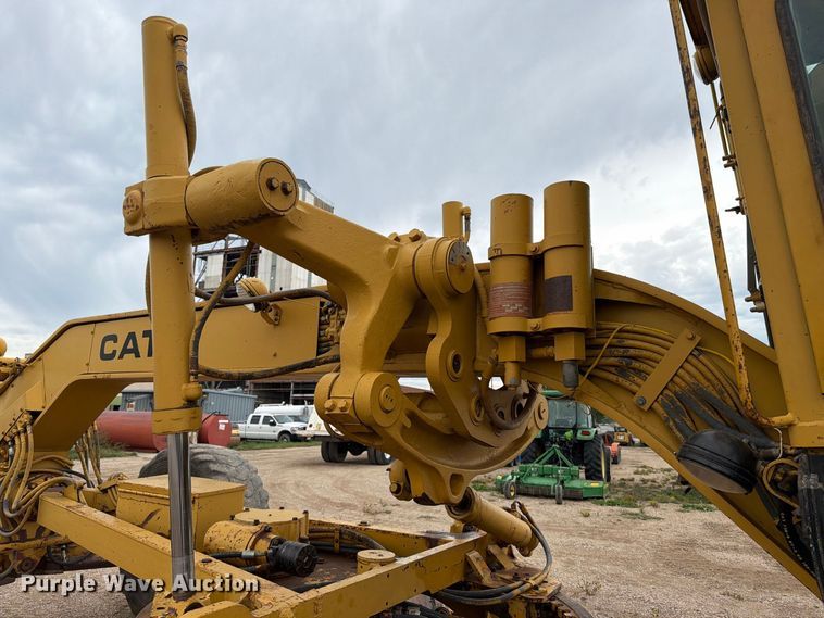 image for item EA0538 1981 Caterpillar 16G motor grader