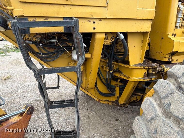 image for item EA0538 1981 Caterpillar 16G motor grader