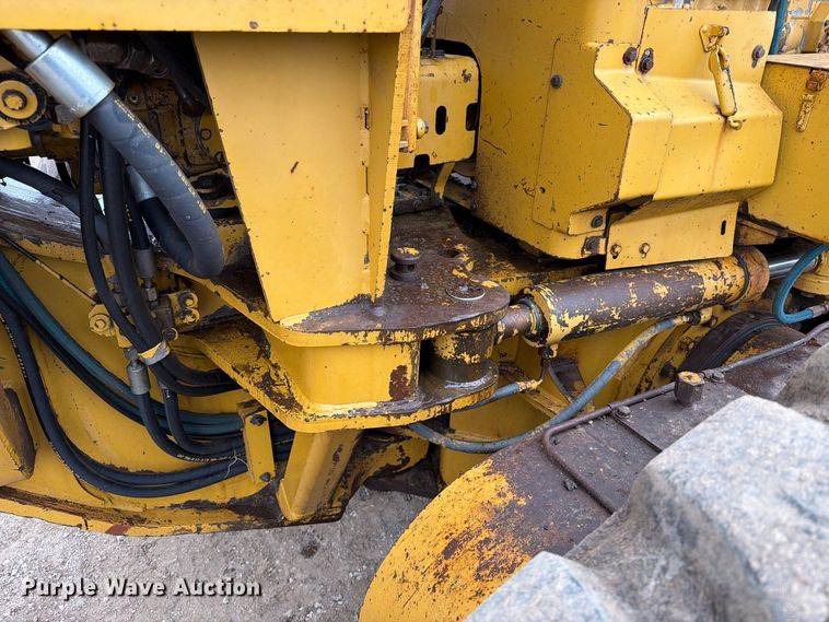 image for item EA0538 1981 Caterpillar 16G motor grader