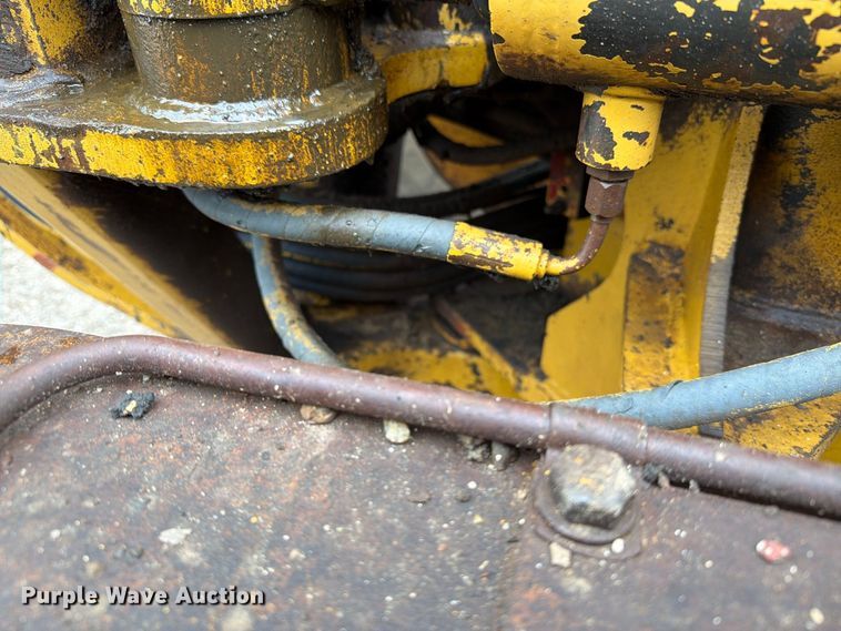 image for item EA0538 1981 Caterpillar 16G motor grader