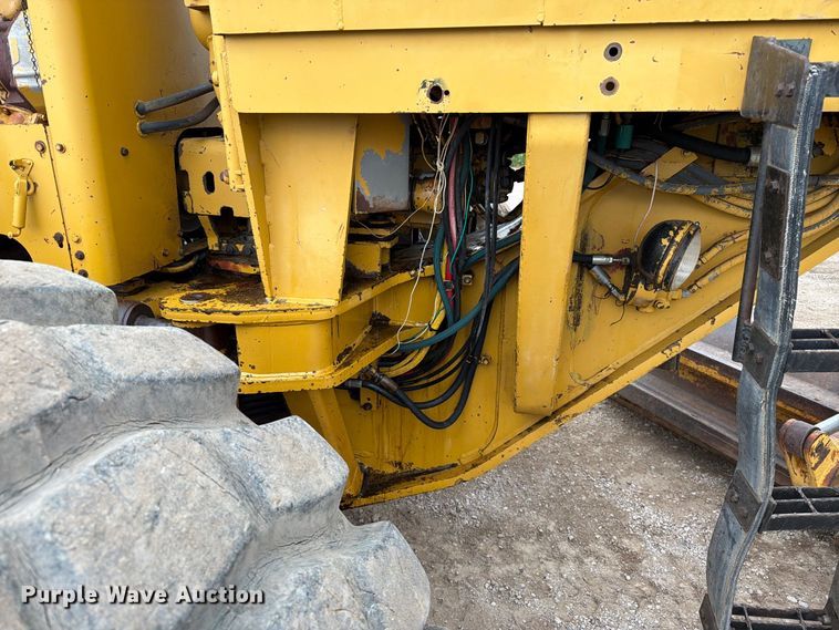 image for item EA0538 1981 Caterpillar 16G motor grader