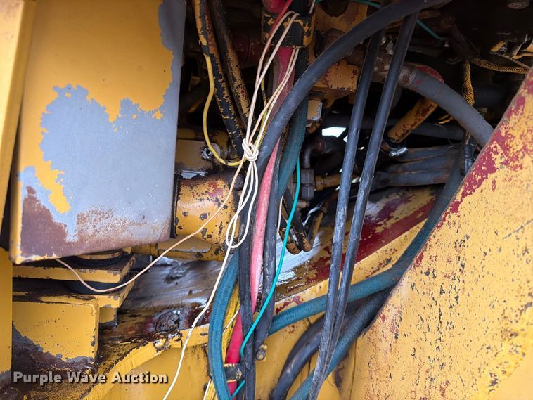 image for item EA0538 1981 Caterpillar 16G motor grader