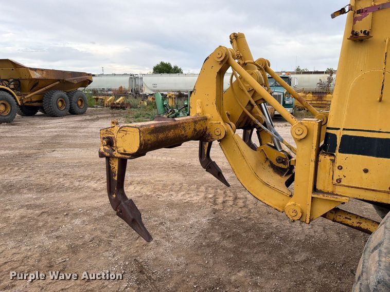 image for item EA0538 1981 Caterpillar 16G motor grader