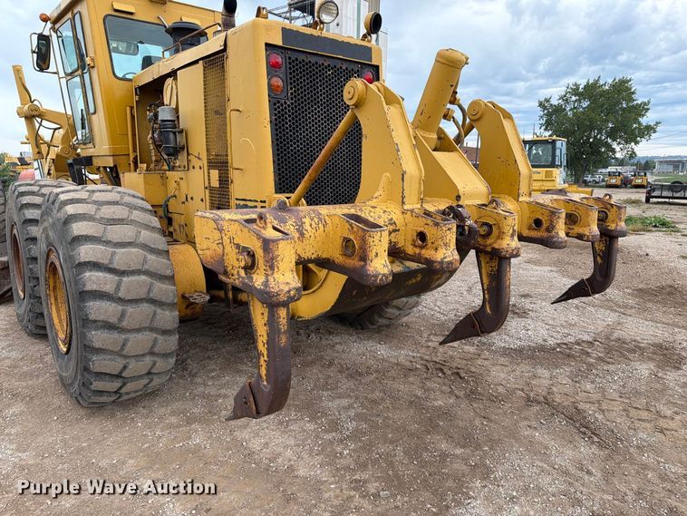 image for item EA0538 1981 Caterpillar 16G motor grader