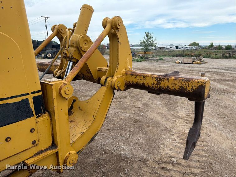 image for item EA0538 1981 Caterpillar 16G motor grader