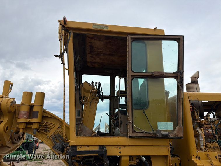 image for item EA0538 1981 Caterpillar 16G motor grader