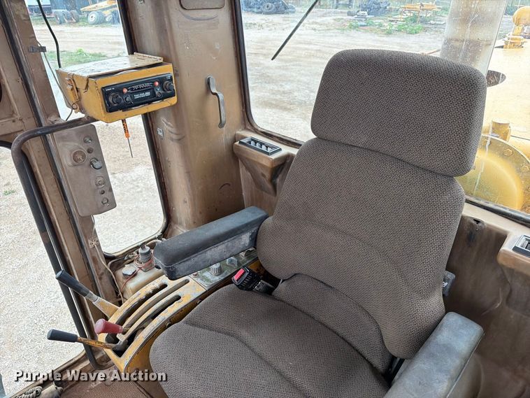 image for item EA0538 1981 Caterpillar 16G motor grader