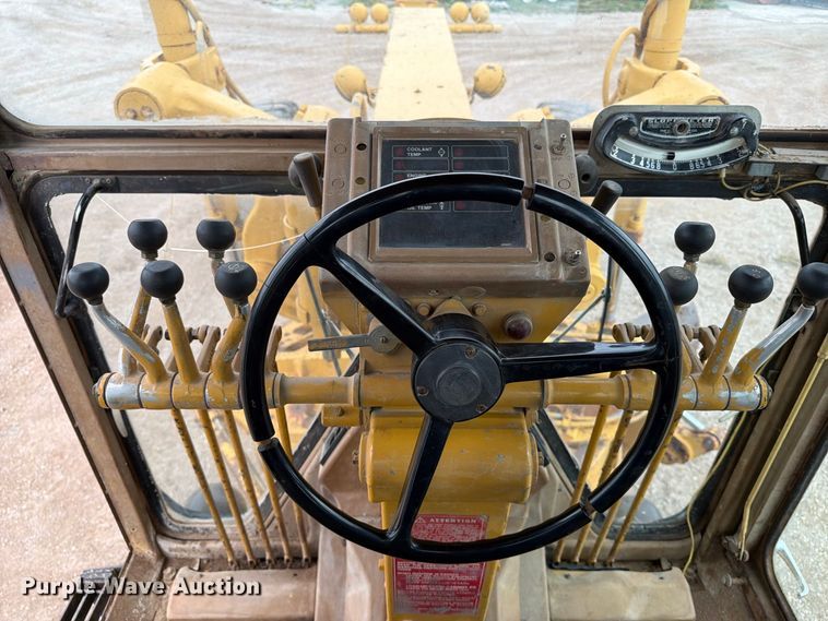 image for item EA0538 1981 Caterpillar 16G motor grader