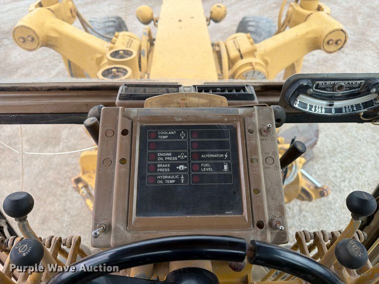 image for item EA0538 1981 Caterpillar 16G motor grader