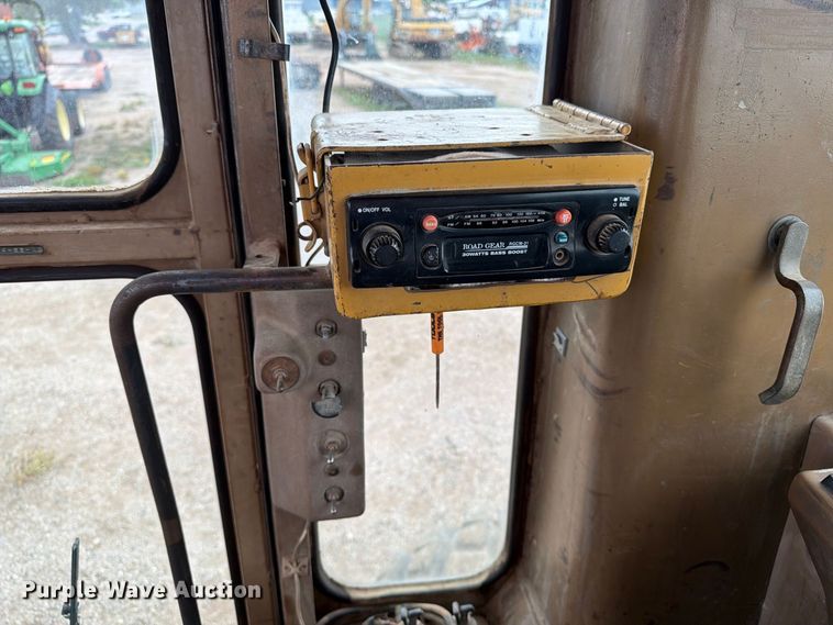 image for item EA0538 1981 Caterpillar 16G motor grader