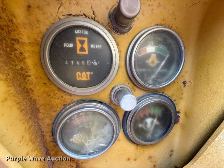 image for item EA0538 1981 Caterpillar 16G motor grader