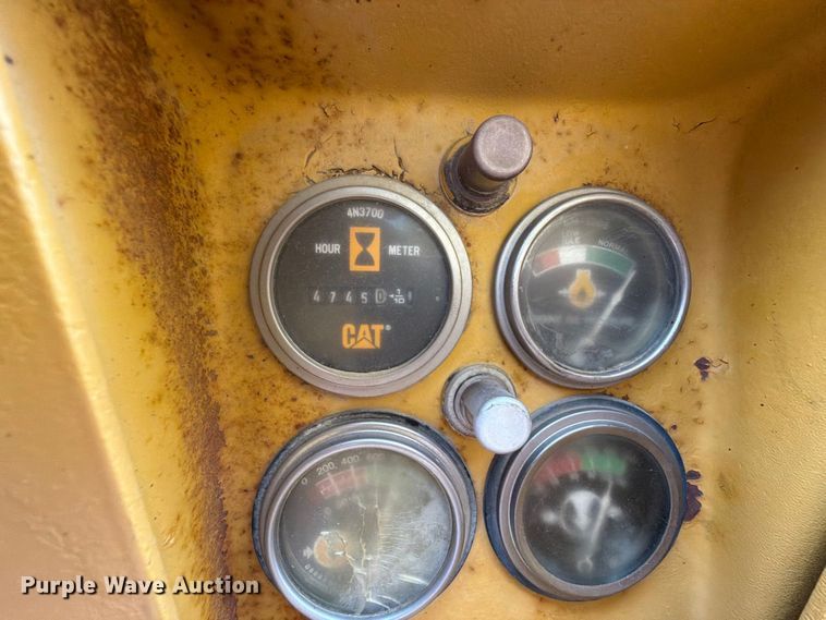 image for item EA0538 1981 Caterpillar 16G motor grader