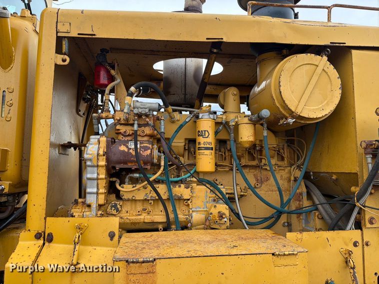 image for item EA0538 1981 Caterpillar 16G motor grader