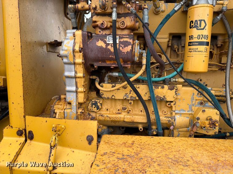 image for item EA0538 1981 Caterpillar 16G motor grader