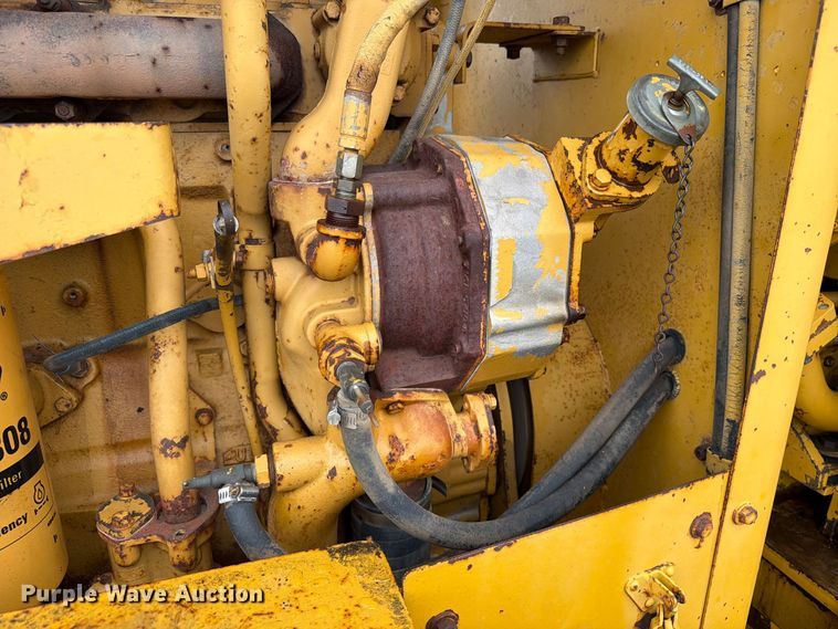 image for item EA0538 1981 Caterpillar 16G motor grader