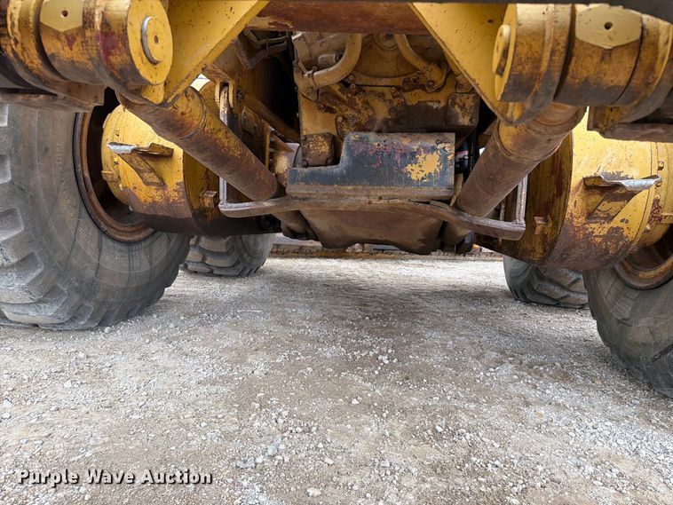 image for item EA0538 1981 Caterpillar 16G motor grader