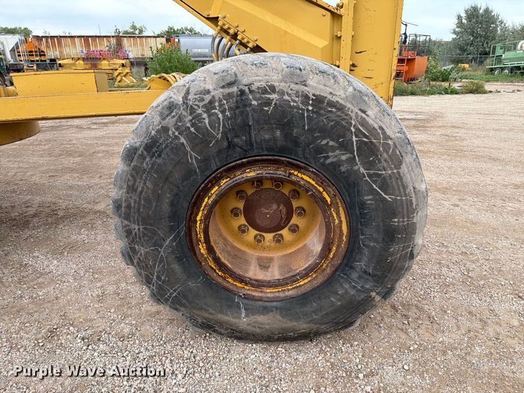 image for item EA0538 1981 Caterpillar 16G motor grader